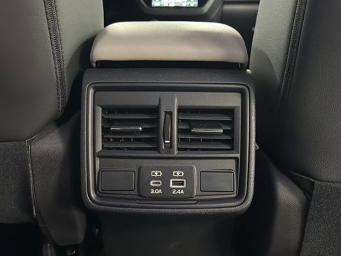 Used 2026 Subaru Forester Premium AWD/4WD image 33