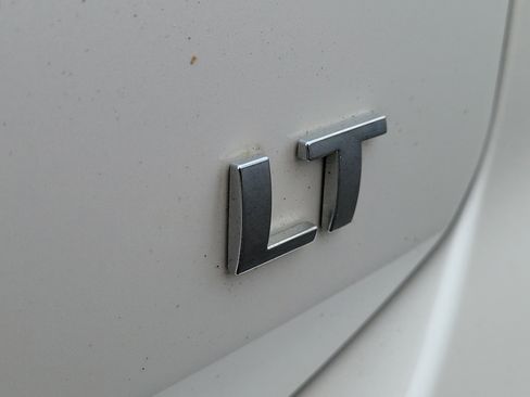 Used 2019 Chevrolet Equinox LT w/ Sun & Navigation Package image 7