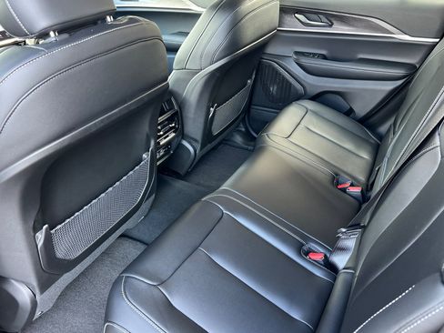 New 2025 Jeep Grand Cherokee Limited image 12