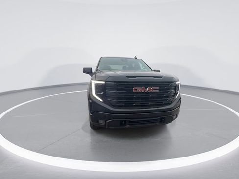 Used 2025 GMC Sierra 1500 Elevation image 3