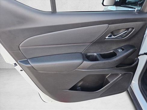 Used 2023 Chevrolet Traverse RS image 11