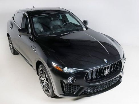 Used 2022 Maserati Levante Modena image 27