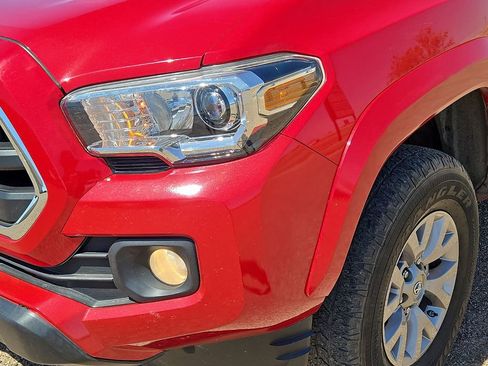 Used 2017 Toyota Tacoma SR5 w/ Tow Package image 10