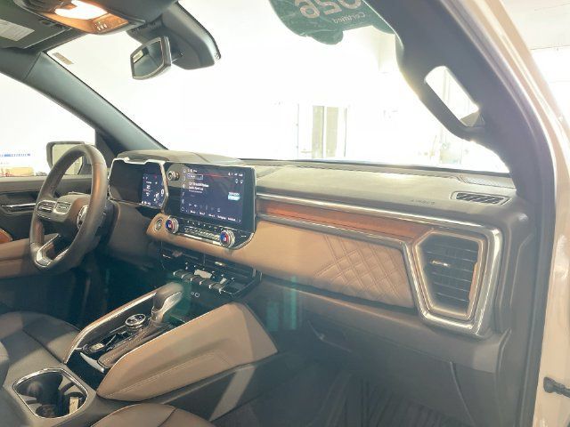 Used 2026 GMC Canyon Denali AWD/4WD image 17