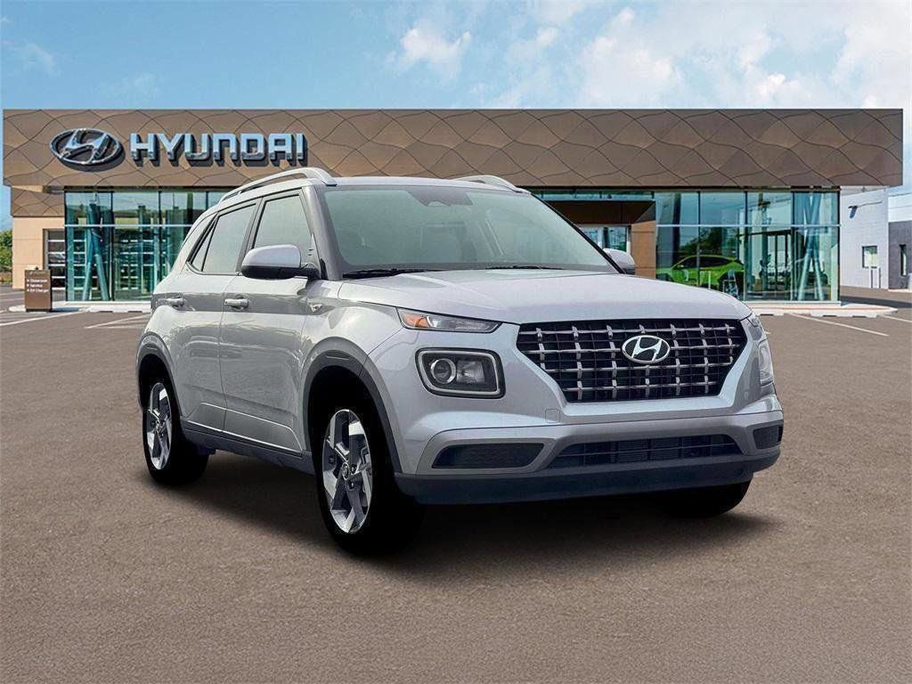 Certified 2026 Hyundai Venue SEL FWD image 11