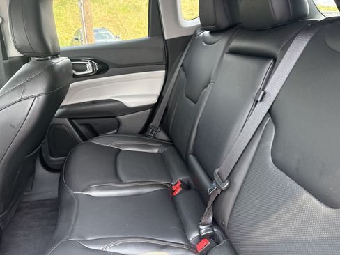 Used 2022 Jeep Compass Limited AWD/4WD image 13