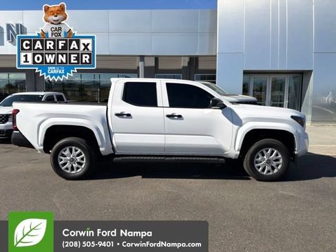 Used 2025 Toyota Tacoma SR AWD/4WD image 5