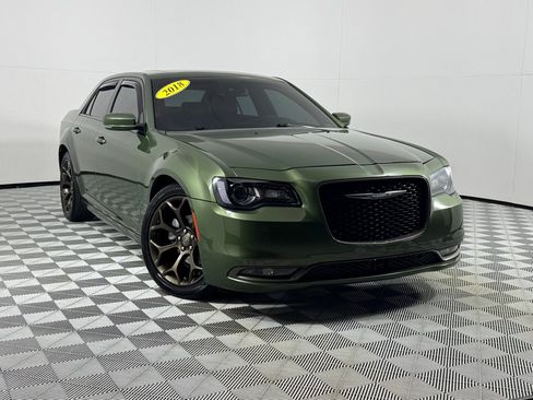 Used 2018 Chrysler 300 S w/ Safetytec Plus Group RWD image 2