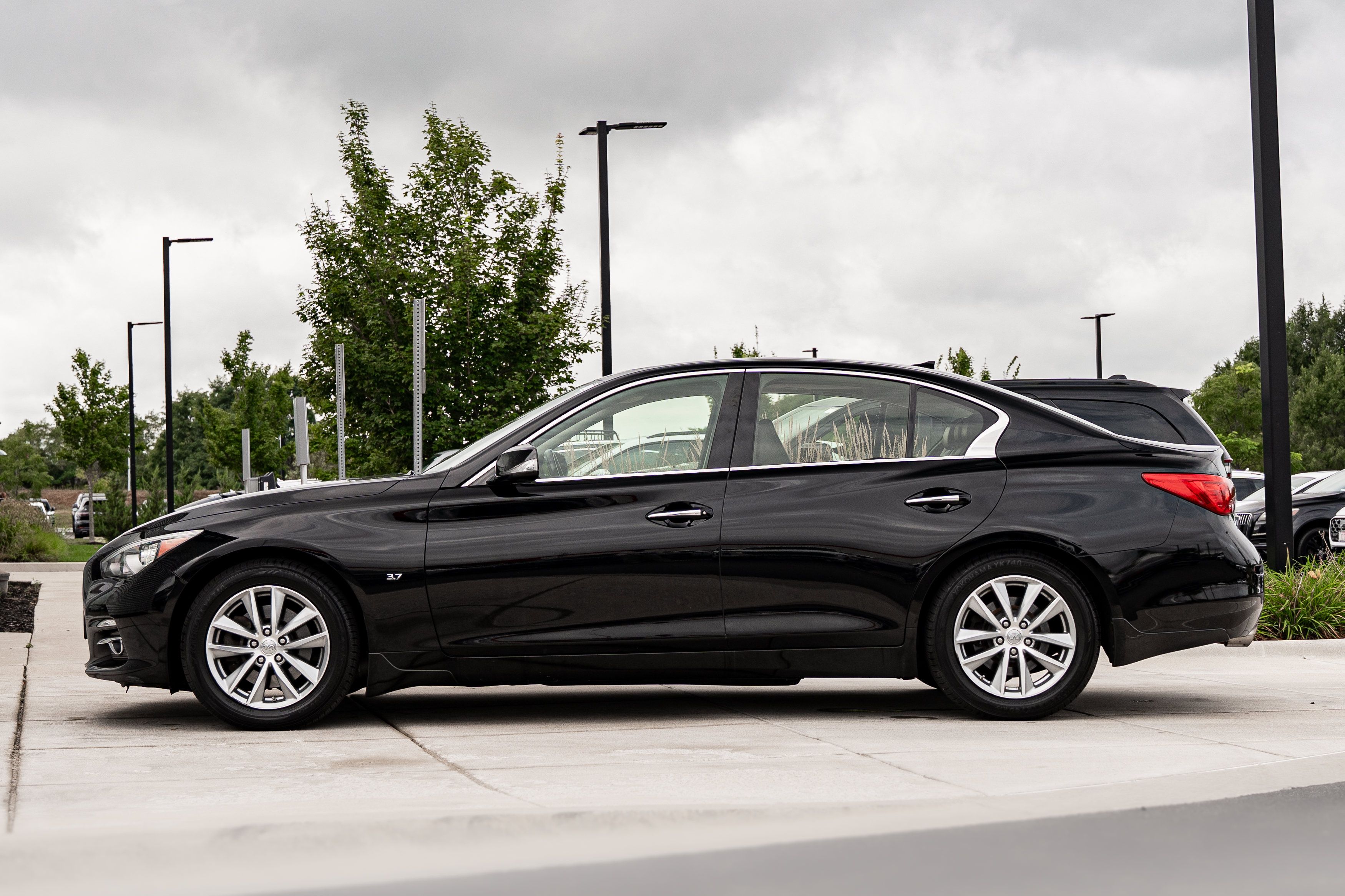 Used 2014 INFINITI Q50 Premium w/ Deluxe Touring Package AWD/4WD image 6