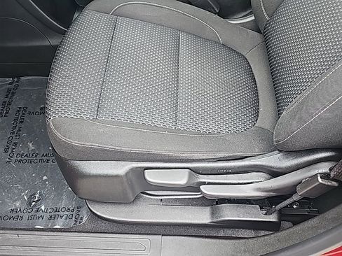 Certified 2023 GMC Acadia SLE image 11