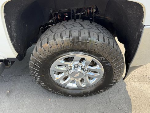 Used 2018 Chevrolet Silverado 3500 LT w/ LT Convenience Package AWD/4WD image 14