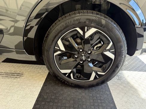 Used 2025 Kia Niro Wind FWD image 11