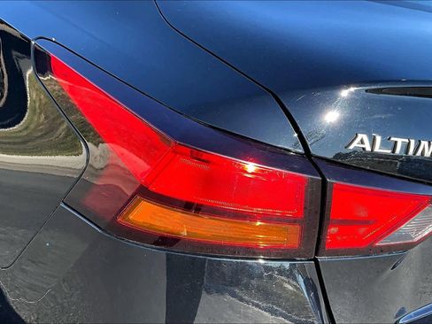 Used 2024 Nissan Altima 2.5 SR image 28