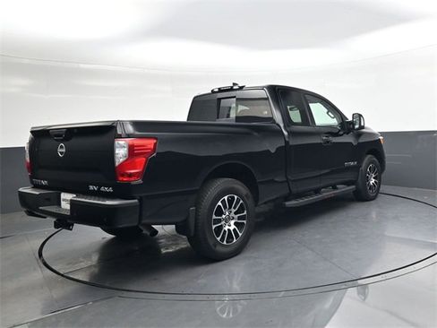 Used 2024 Nissan Titan SV w/ SV Utility Package image 4