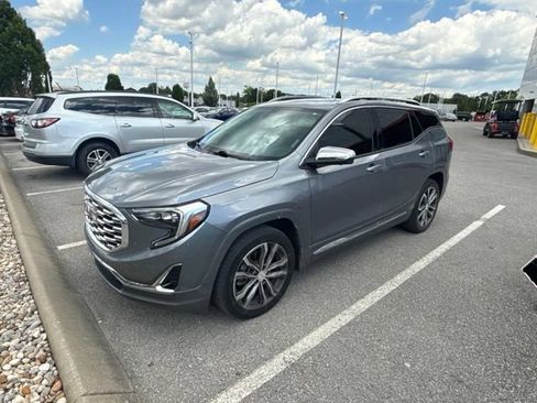 Used 2020 GMC Terrain Denali w/ Denali Premium Package FWD image 1
