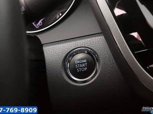 Used 2024 Toyota Camry SE w/ Convenience Package image 21