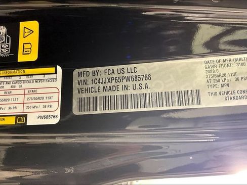 Used 2023 Jeep Wrangler Unlimited Sahara AWD/4WD image 17
