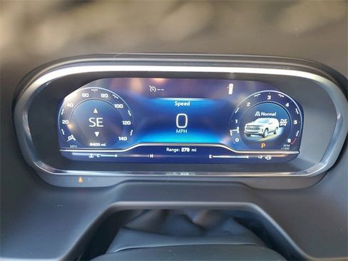 Used 2024 Chevrolet Suburban Z71 w/ Luxury Package image 13