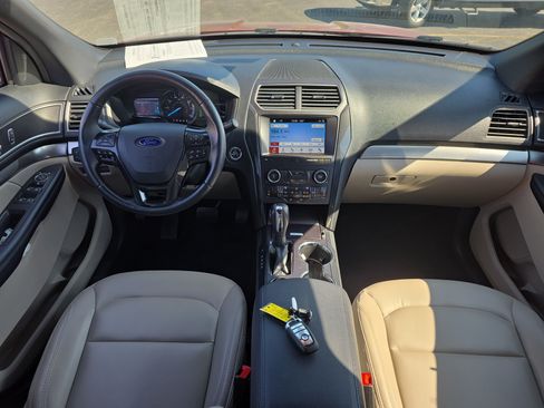 Used 2019 Ford Explorer XLT w/ Equipment Group 202A FWD image 9