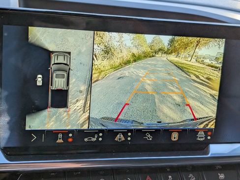 Used 2024 Chevrolet Silverado 1500 High Country w/ Technology Package image 33