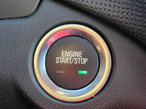 Used 2021 Chevrolet Equinox Premier image 15