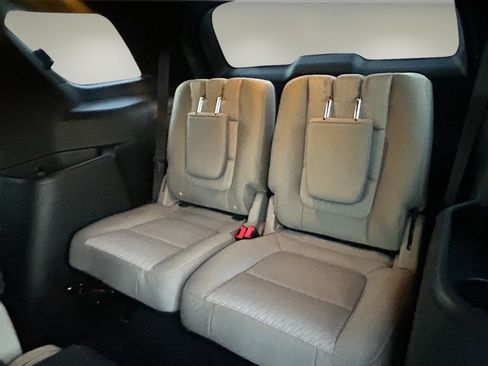 Used 2018 Ford Explorer 4WD image 16