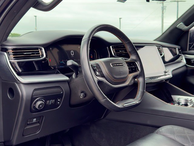 Used 2022 Jeep Grand Wagoneer Series III w/ Rear Seat Video Group 1 AWD/4WD image 10