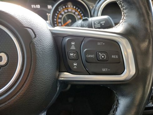 Used 2021 Jeep Wrangler Unlimited Sahara image 25