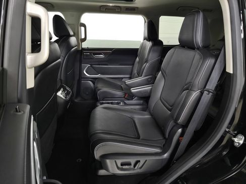 Used 2025 INFINITI QX80 Luxe AWD/4WD image 41