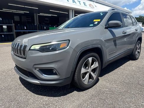 Used 2019 Jeep Cherokee Limited FWD image 2