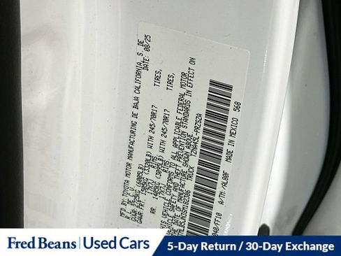 Used 2025 Toyota Tacoma SR5 AWD/4WD image 39
