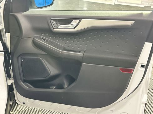 Used 2020 Ford Escape SE image 36