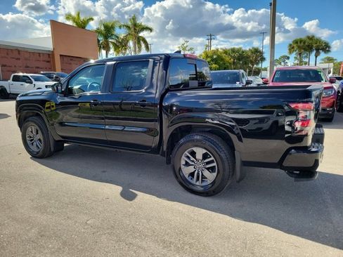 Certified 2025 Nissan Frontier SV image 7
