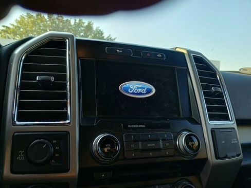 Used 2016 Ford F150 Lariat w/ Equipment Group 502A Luxury AWD/4WD image 16