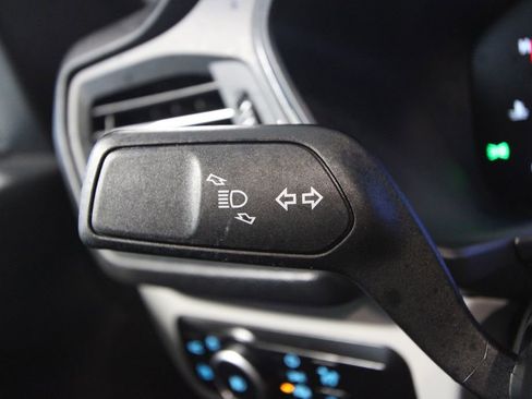 Used 2025 Ford Escape SE image 11