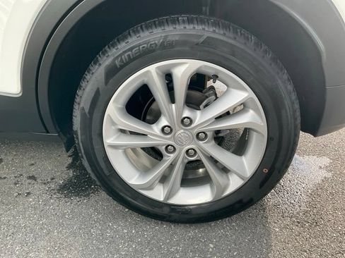 Used 2023 Buick Encore GX Preferred w/ Cold Weather Comfort Package FWD image 9