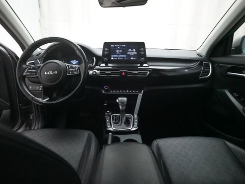 Used 2023 Kia Seltos S AWD/4WD image 6