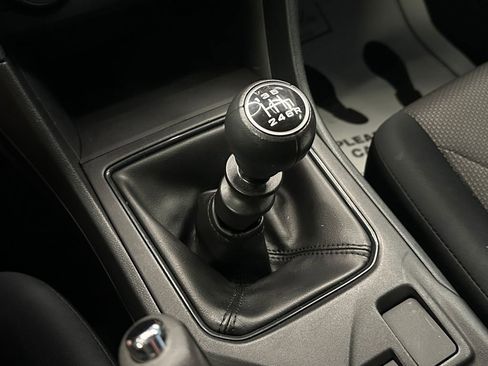 Used 2019 Subaru Crosstrek 2.0i image 16