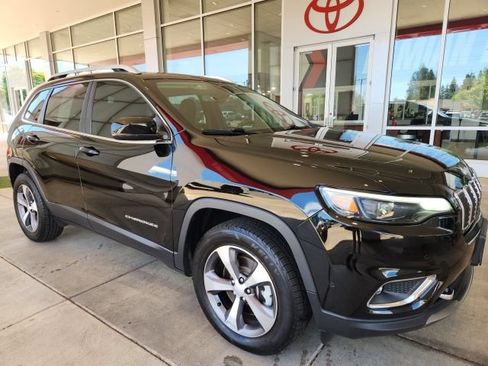 Used 2021 Jeep Cherokee Limited w/ Elite Package AWD/4WD image 4