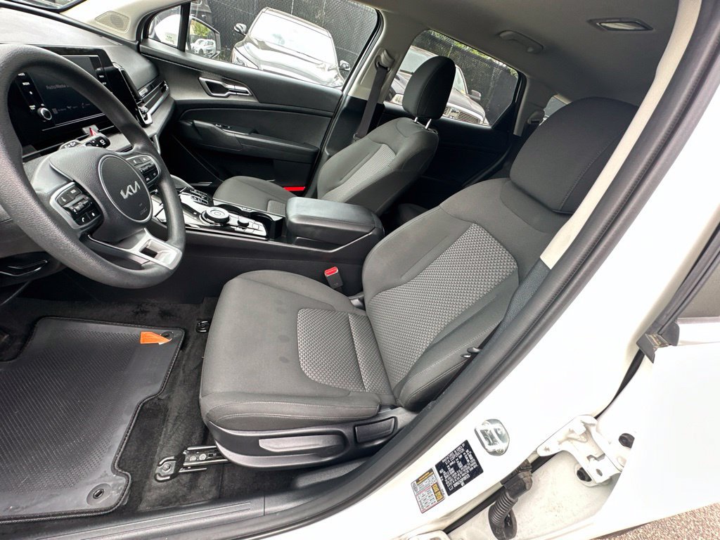 Used 2023 Kia Sportage LX AWD/4WD image 10
