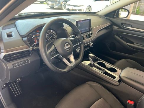 Certified 2023 Nissan Altima 2.5 SV FWD image 6
