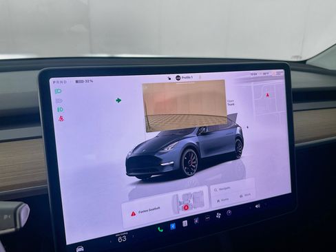 Used 2024 Tesla Model Y Performance image 16