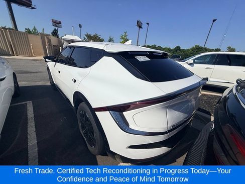 Used 2025 Kia EV6 Wind RWD image 3
