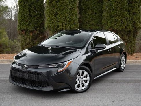 Used 2022 Toyota Corolla LE image 1