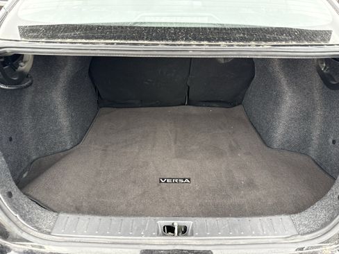 Used 2025 Nissan Versa SV FWD image 30