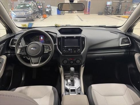 Used 2023 Subaru Forester AWD/4WD image 5