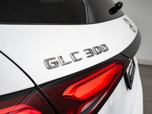 Certified 2025 Mercedes-Benz GLC 300 4MATIC image 19
