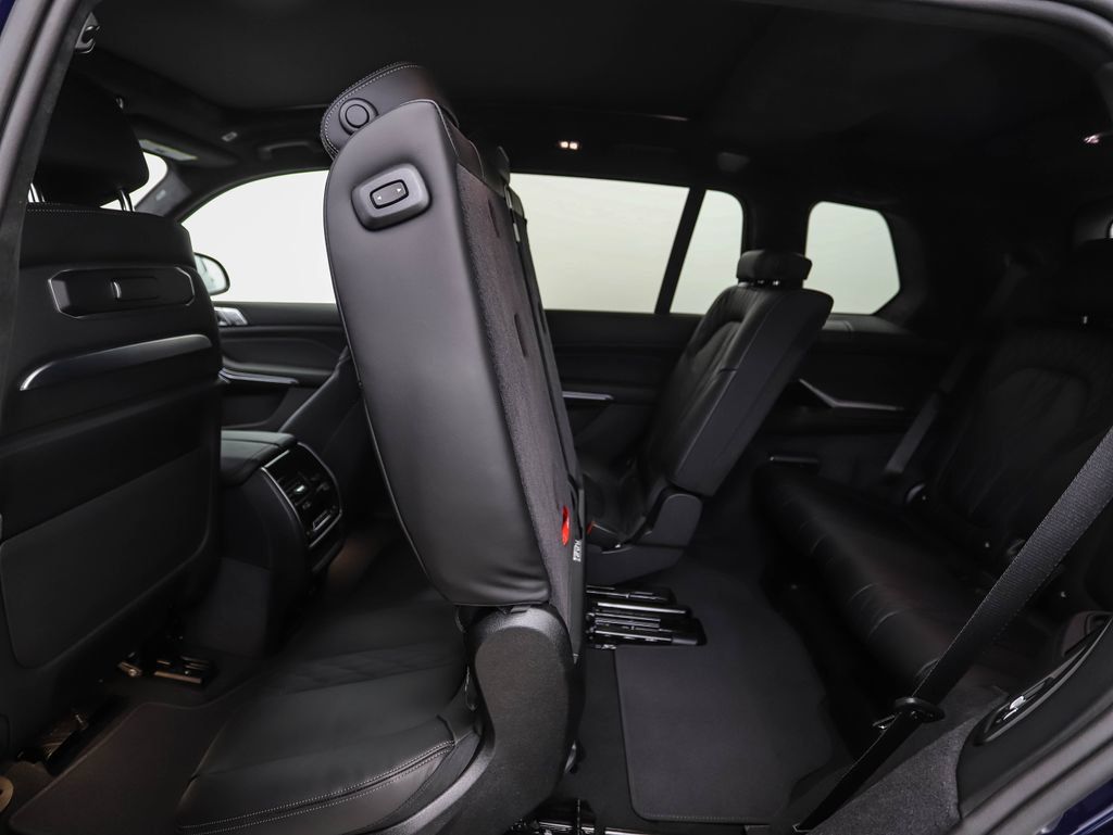 Used 2026 BMW X7 M60i AWD/4WD image 25