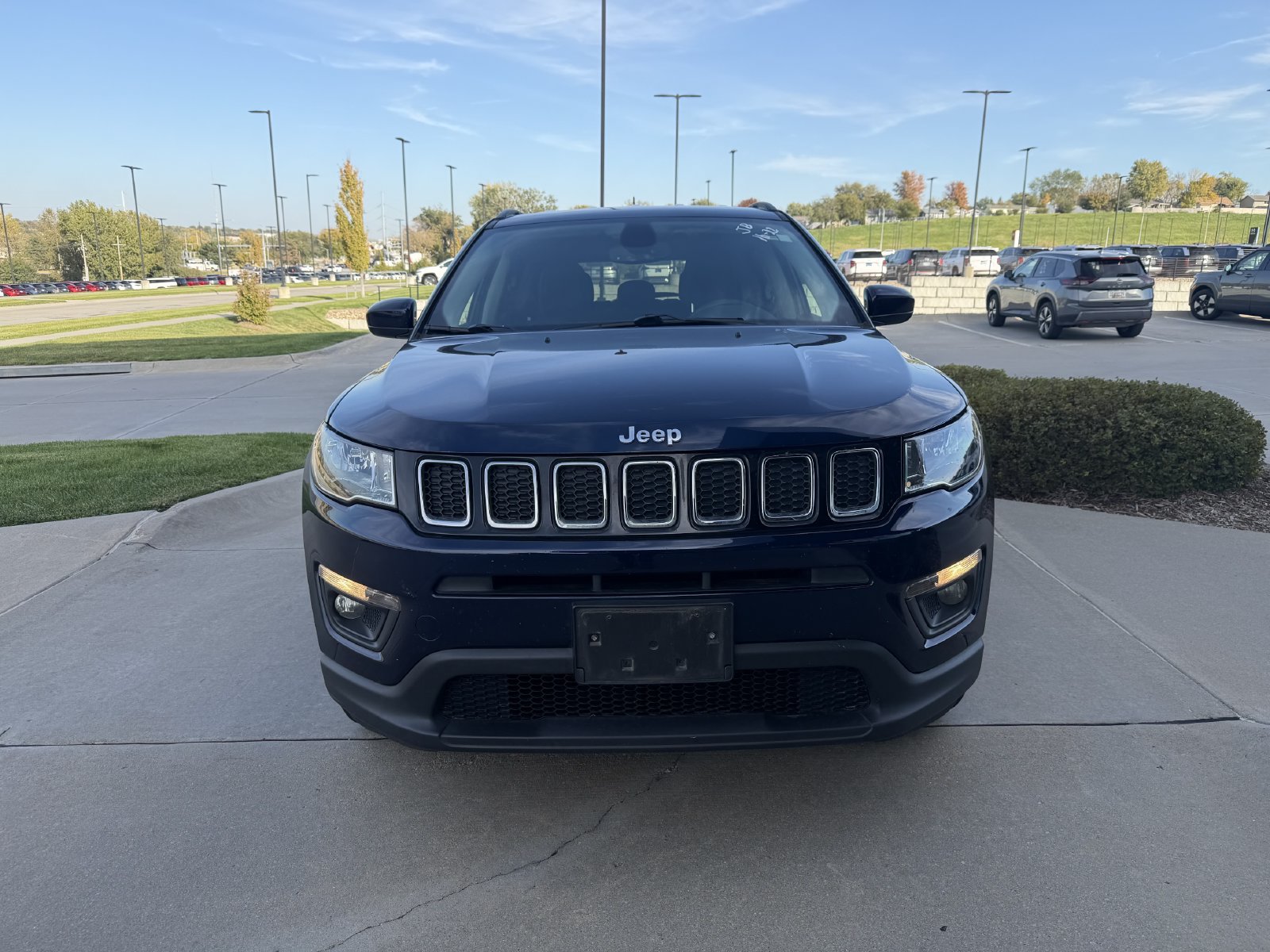 Used 2018 Jeep Compass Latitude w/ Popular Equipment Group AWD/4WD image 2