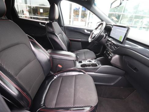 Used 2024 Ford Escape ST-Line w/ Tech Pack #1 FWD image 12